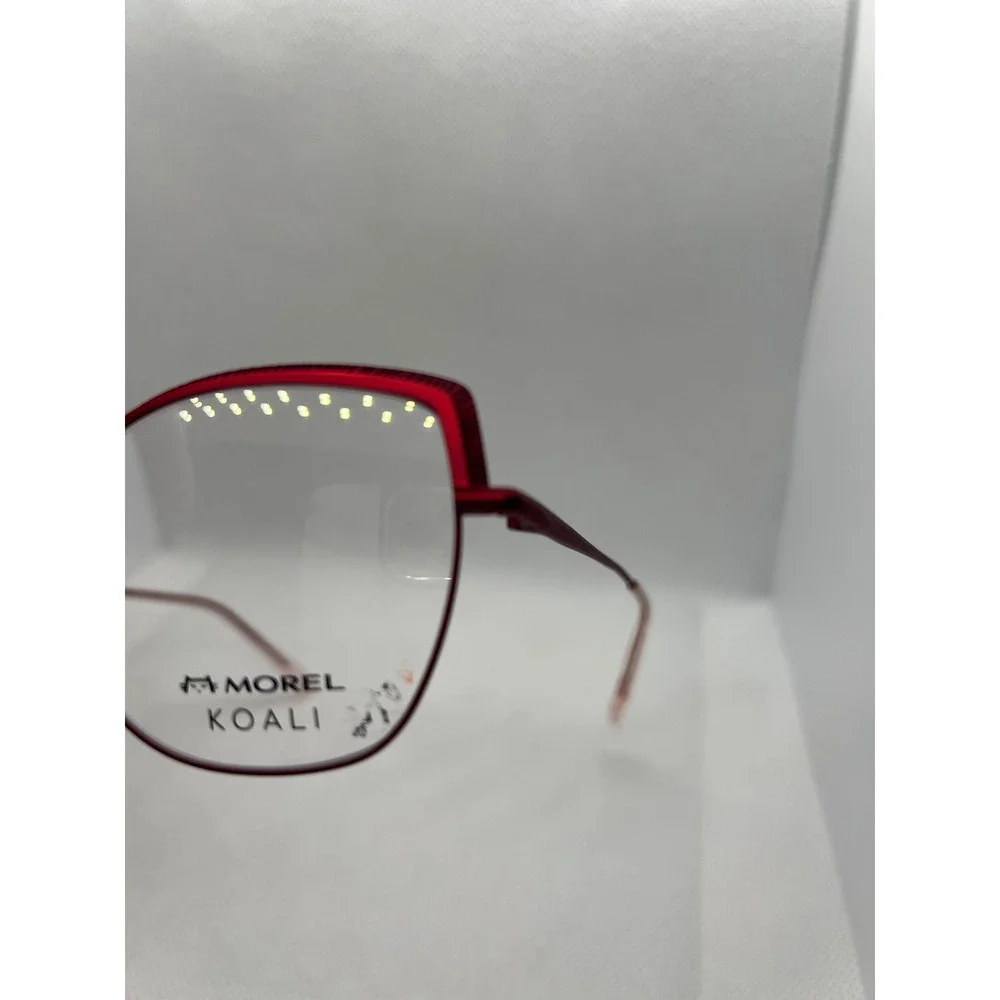 Morel burgundy red